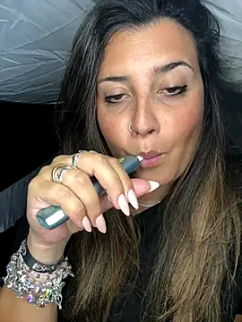 Snapshot of Novababy18 chatting on 9, 9, 2025 Novababy18 online show from 9, 9, 2025