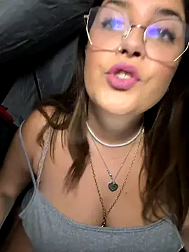 Snapshot of Novababy18 chatting on 26, 10, 2025 Novababy18 online show from 26, 10, 2025