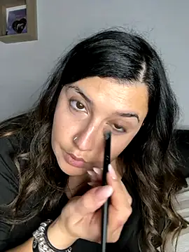 Snapshot of Novababy18 chatting on 4, 12, 2025 Novababy18 online show from 4, 12, 2025