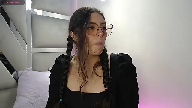 Paola Lyon  online show from 14, 3, 2025