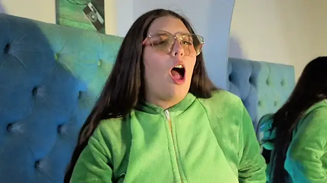 Paola Lyon  online show from 4, 10, 2025