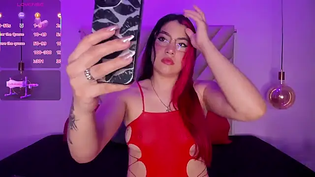 EmmaSwift  online show from 28, 10, 2025