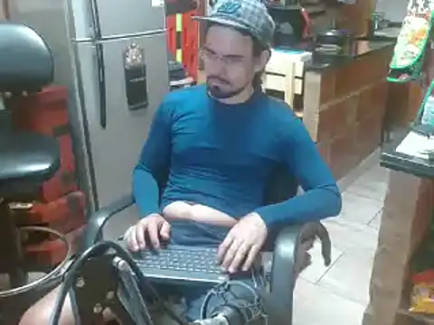 Snapshot of Dr_Pocholate84 chatting on 12, 1, 2025 Dr Pocholate84 online show from 12, 1, 2025