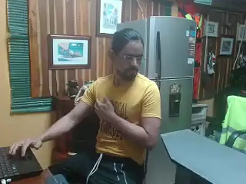 Snapshot of Dr_Pocholate84 chatting on 28, 1, 2025 Dr Pocholate84 online show from 28, 1, 2025