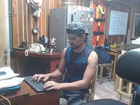 Snapshot of Dr_Pocholate84 chatting on 7, 10, 2025 Dr Pocholate84 online show from 7, 10, 2025