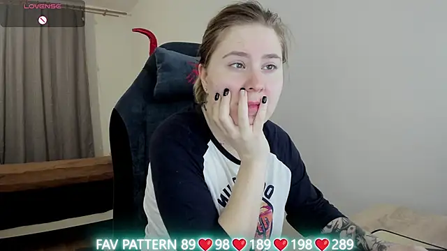 Olivia Munk online show from 9, 3, 2025