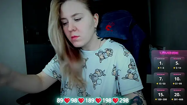 Olivia Munk online show from 26, 10, 2025