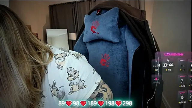 Olivia Munk online show from 16, 12, 2025