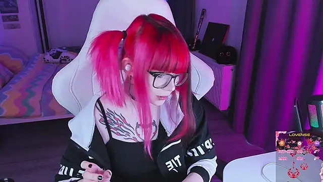 Yumi Youkai online show from 25, 11, 2025