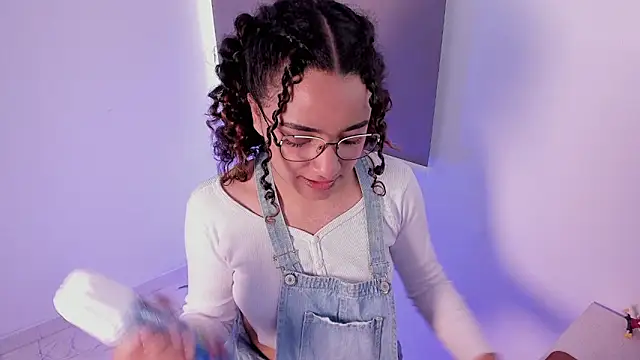 DAHLIA BROWNIE online show from 14, 3, 2025