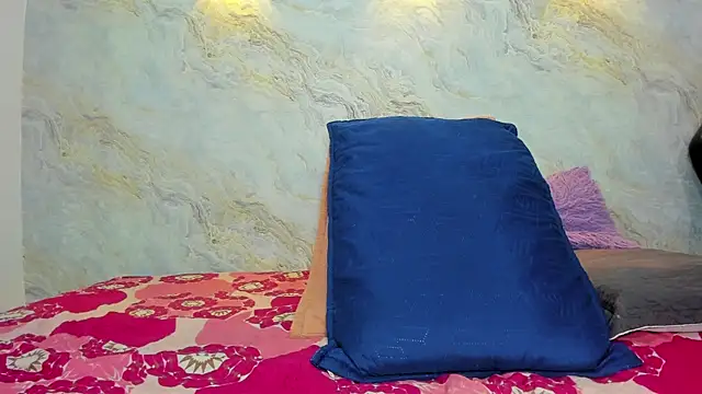 jones maddy  online show from 15, 2, 2025