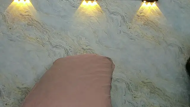 jones maddy  online show from 17, 2, 2025