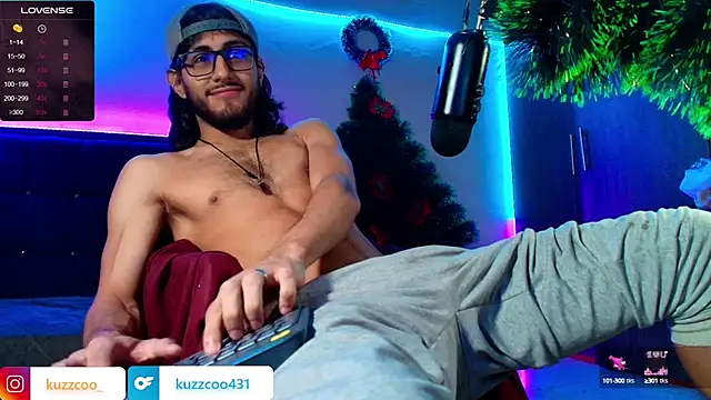 Snapshot of kuzzcoo chatting on 5, 1, 2025 kuzzcoo online show from 5, 1, 2025