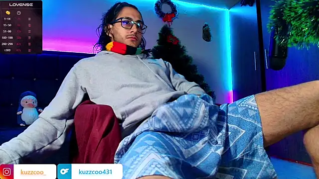Snapshot of kuzzcoo chatting on 12, 1, 2025 kuzzcoo online show from 12, 1, 2025