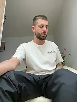 Snapshot of ElChapoGuzman95 chatting on 19, 3, 2025 ElChapoGuzman95 online show from 19, 3, 2025