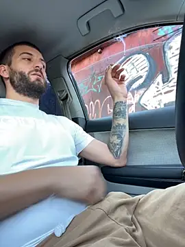 Snapshot of ElChapoGuzman95 chatting on 16, 9, 2025 ElChapoGuzman95 online show from 16, 9, 2025