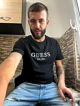 Snapshot of ElChapoGuzman95 chatting on 21, 10, 2025 ElChapoGuzman95 online show from 21, 10, 2025