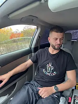 Snapshot of ElChapoGuzman95 chatting on 27, 10, 2025 ElChapoGuzman95 online show from 27, 10, 2025