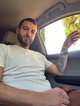 Snapshot of ElChapoGuzman95 chatting on 3, 11, 2025 ElChapoGuzman95 online show from 3, 11, 2025