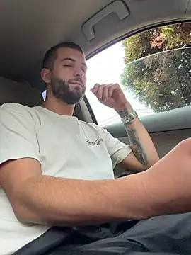 Snapshot of ElChapoGuzman95 chatting on 4, 11, 2025 ElChapoGuzman95 online show from 4, 11, 2025