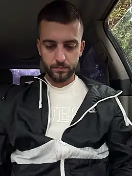 Snapshot of ElChapoGuzman95 chatting on 18, 11, 2025 ElChapoGuzman95 online show from 18, 11, 2025