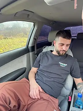 Snapshot of ElChapoGuzman95 chatting on 19, 11, 2025 ElChapoGuzman95 online show from 19, 11, 2025