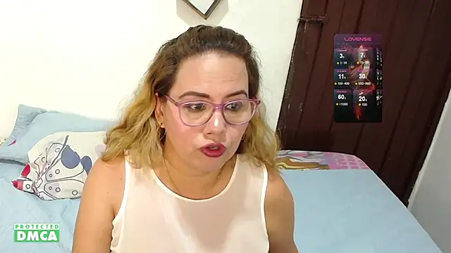 Snapshot of danielapalmer_ chatting on 5, 3, 2025 danielapalmer online show from 5, 3, 2025