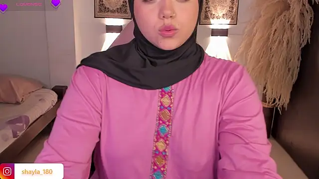 shayla 18 online show from 10, 4, 2026