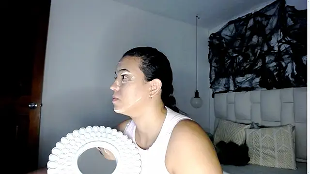 tiffany  pink online show from 13, 10, 2025