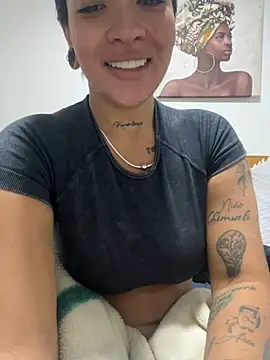 Snapshot of HannahW_ chatting on 28, 12, 2024 HannahW online show from 28, 12, 2024