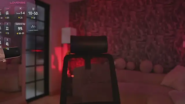 Snapshot of HannahW_ chatting on 21, 9, 2025 HannahW online show from 21, 9, 2025