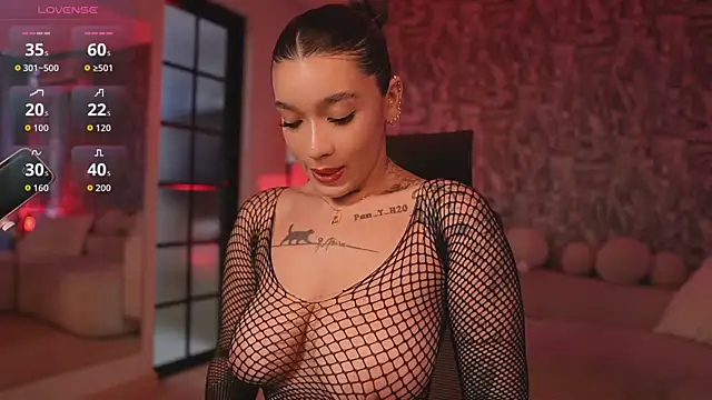 Snapshot of HannahW_ chatting on 26, 9, 2025 HannahW online show from 26, 9, 2025