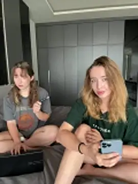 Nura n Sarah online show from 14, 12, 2025