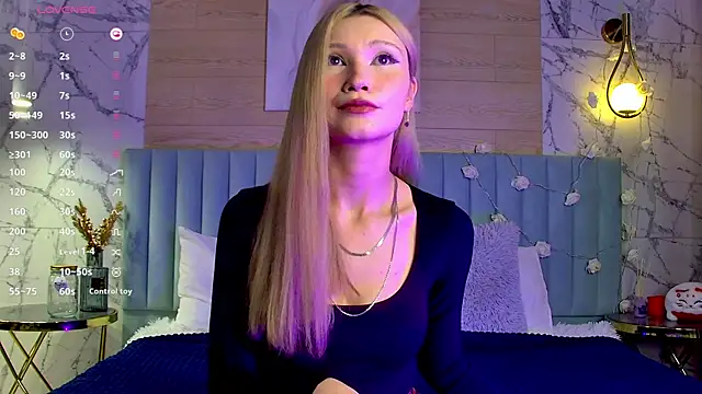 Snapshot of CarolReeves chatting on 19, 1, 2025 CarolReeves online show from 19, 1, 2025