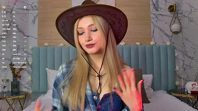 Snapshot of CarolReeves chatting on 28, 2, 2025 CarolReeves online show from 28, 2, 2025