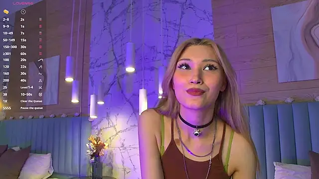 Snapshot of CarolReeves chatting on 19, 3, 2025 CarolReeves online show from 19, 3, 2025