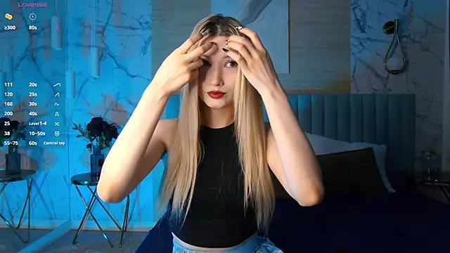 Snapshot of CarolReeves chatting on 29, 11, 2025 CarolReeves online show from 29, 11, 2025