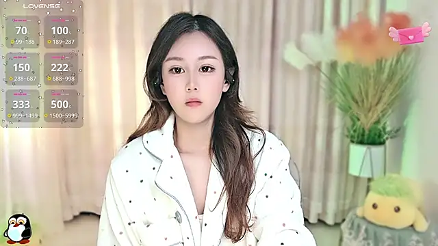 Aimee-520 online show from 22, 10, 2025