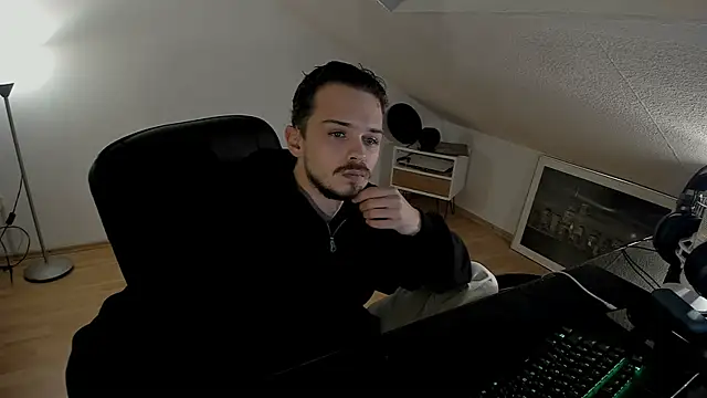 naked psy online show from 24, 10, 2025