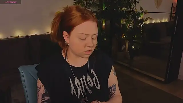 Snapshot of bitchofsun_ chatting on 28, 5, 2026 bitchofsun online show from 28, 5, 2026