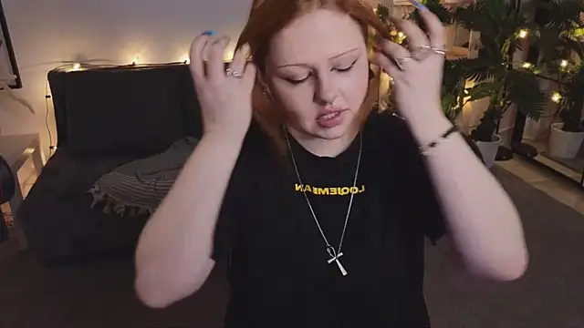 Snapshot of bitchofsun_ chatting on 20, 6, 2026 bitchofsun online show from 20, 6, 2026