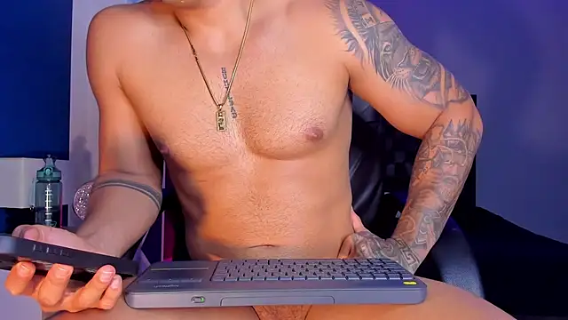 Snapshot of alex_oficial chatting on 17, 1, 2025 alex oficial online show from 17, 1, 2025