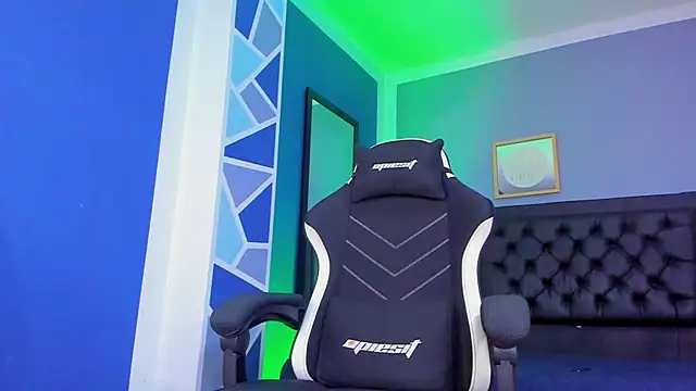 Snapshot of alex_oficial chatting on 14, 11, 2025 alex oficial online show from 14, 11, 2025