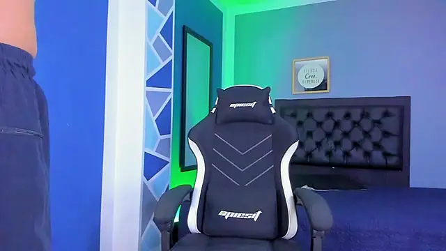 Snapshot of alex_oficial chatting on 16, 11, 2025 alex oficial online show from 16, 11, 2025