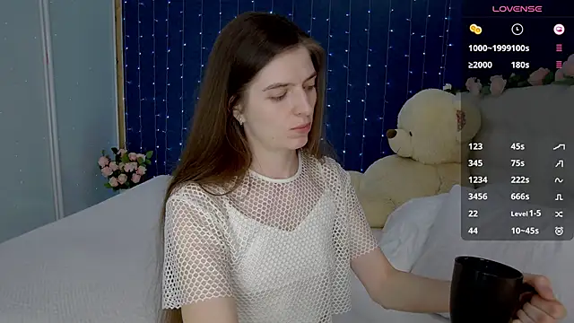 -Mirror-Girl- online show from 1, 2, 2025