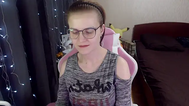 Snapshot of MissBrightShine chatting on 14, 1, 2025 MissBrightShine online show from 14, 1, 2025