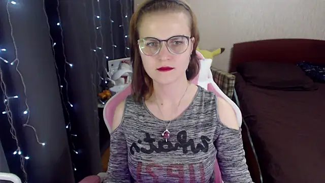 Snapshot of MissBrightShine chatting on 15, 1, 2025 MissBrightShine online show from 15, 1, 2025