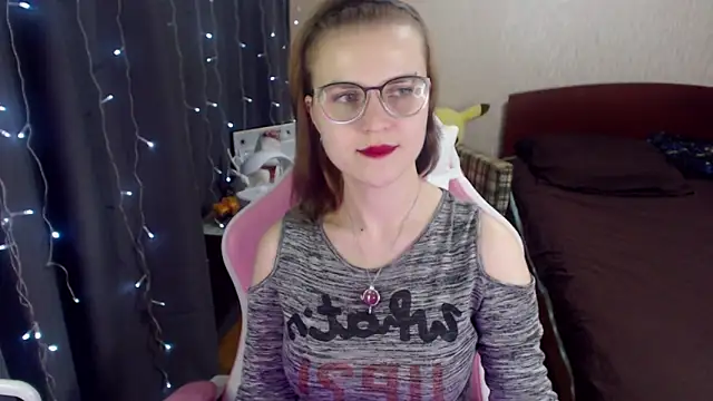 Snapshot of MissBrightShine chatting on 15, 1, 2025 MissBrightShine online show from 15, 1, 2025