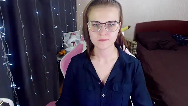 Snapshot of MissBrightShine chatting on 18, 1, 2025 MissBrightShine online show from 18, 1, 2025