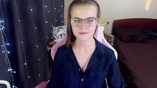 Snapshot of MissBrightShine chatting on 18, 1, 2025 MissBrightShine online show from 18, 1, 2025